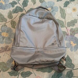 Lululemon city adventure 20L